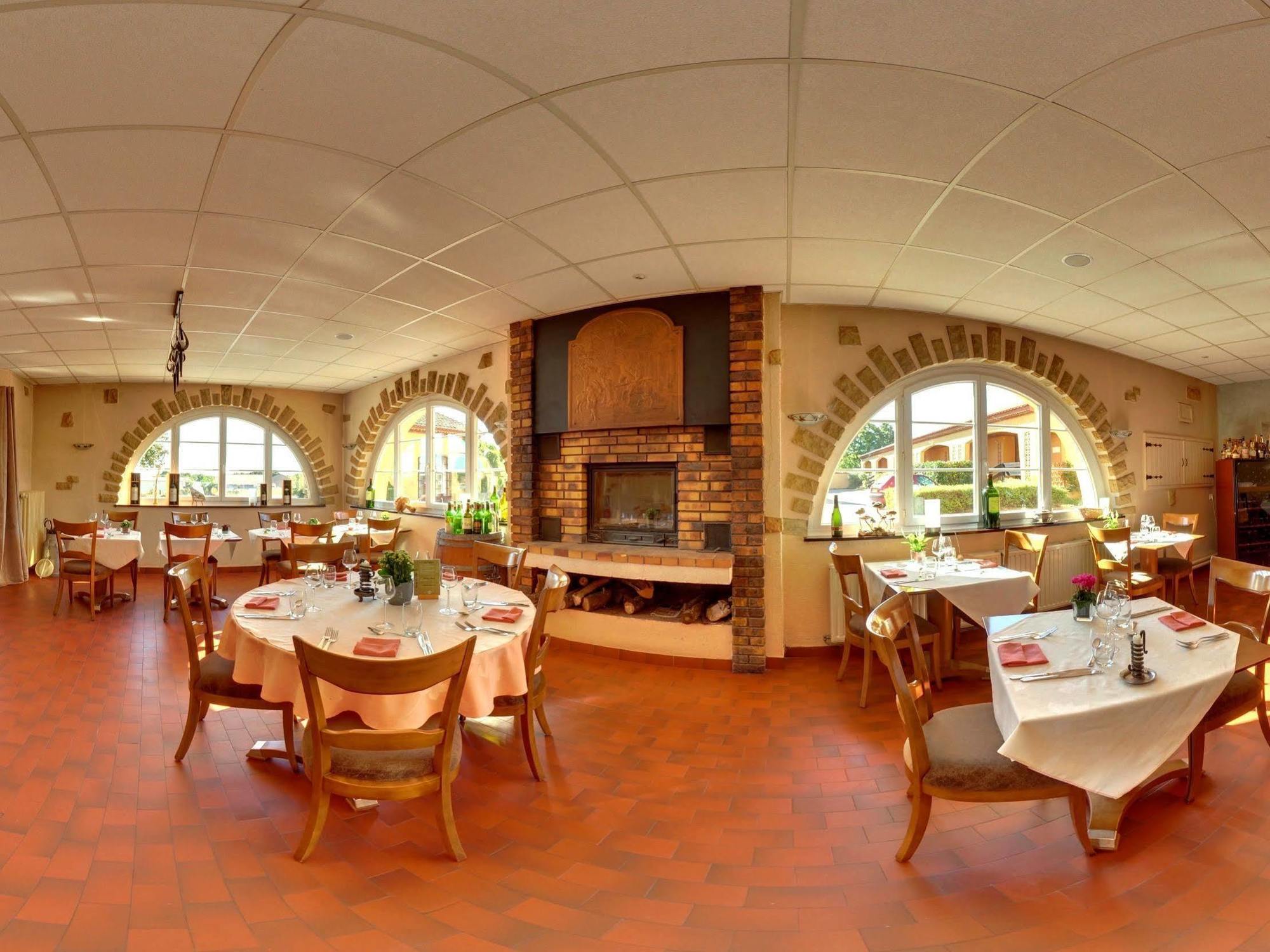 Logis L'Auberge Du Gros Silly-sur-Nied Exterior photo